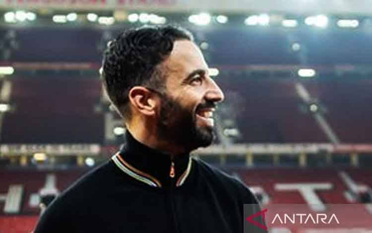 Ruben Amorim: Menangkan Trofi Tidak Aman Selesaikan Masalah di MU