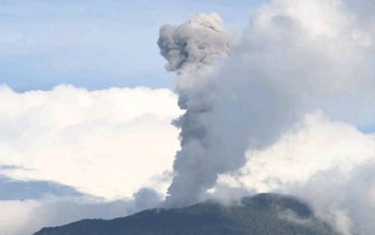 Gunung Ibu di Halbar Sudah Dua Kali Erupsi