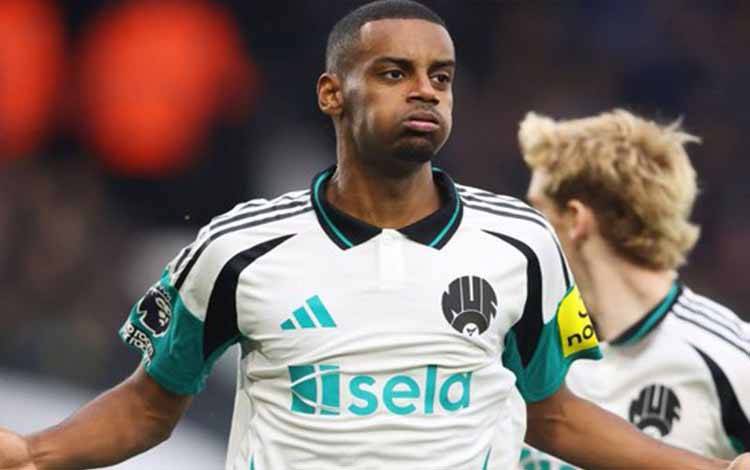 Alexander Isak Cetak Hattrick saat Newcastle Tumbangkan Lpswich