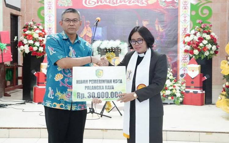 Pemko Palangka Raya Berikan Dana Hibah untuk Gereja Ewanggelion