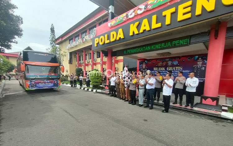 Polda Kalteng Gelar Mudik Gratis, Layani Ratusan Pemudik Menuju Tiga Kabupaten