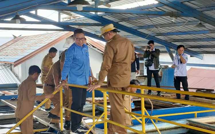 Pj Bupati Kapuas Tinjau Perumdam Tirta Pambelom
