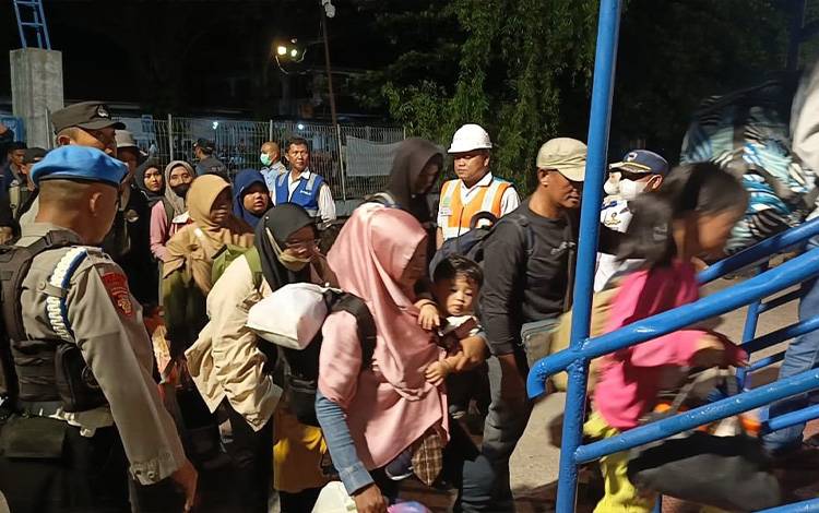 Peningkatan Jumlah Penumpang Pelabuhan Sampit Mencapai 10 Persen di Libur Nataru ini