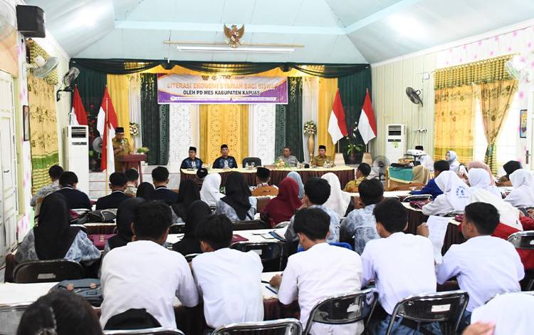Generasi Muda Kapuas Diberikan Pemahaman Literasi Ekonomi Syariah