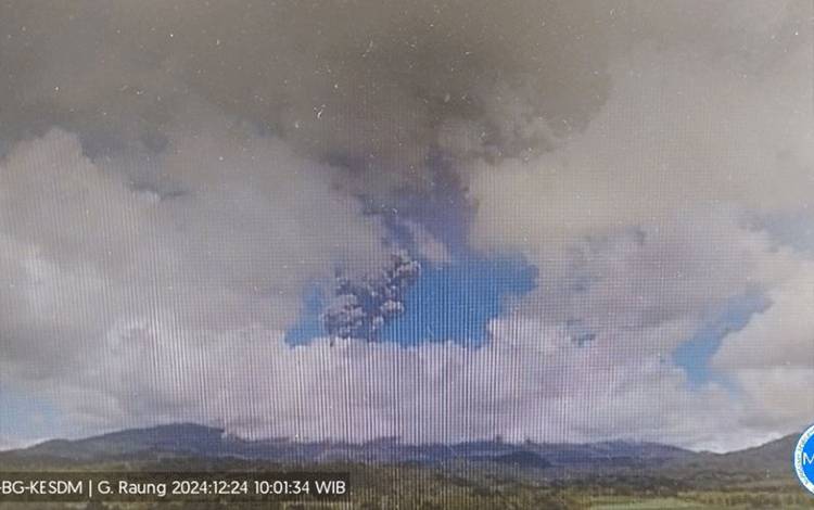 Gunung Raung Erupsi Sebanyak Lima Kali