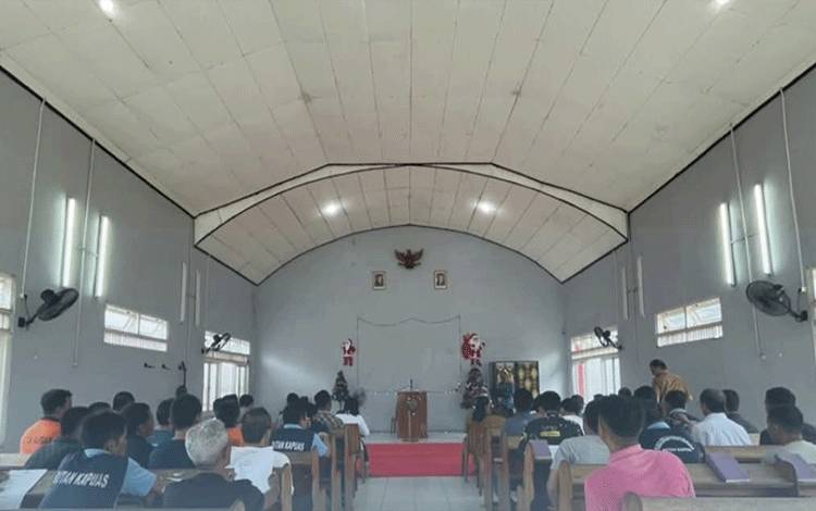 Ibadah Rutin dan Persiapan Natal di Rutan Kapuas