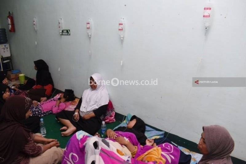 Belasan Warga Keracunan Jamur