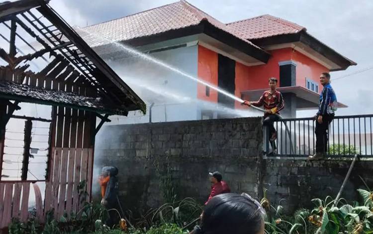 Tips Cegah Kebakaran saat Liburan Akhir Tahun dari Dinas Damkar Palangka Raya