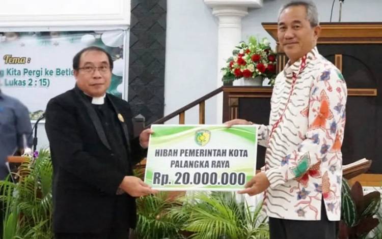Pemko Palangka Raya Berikan Hibah Rp20 Juta untuk Gereja Betania