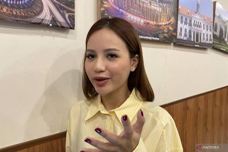 Penyanyi Anggi Marito dalam satu acara di Jakarta, Rabu (18/12/2024). (ANTARA/Hreeloita Dharma Shanti)