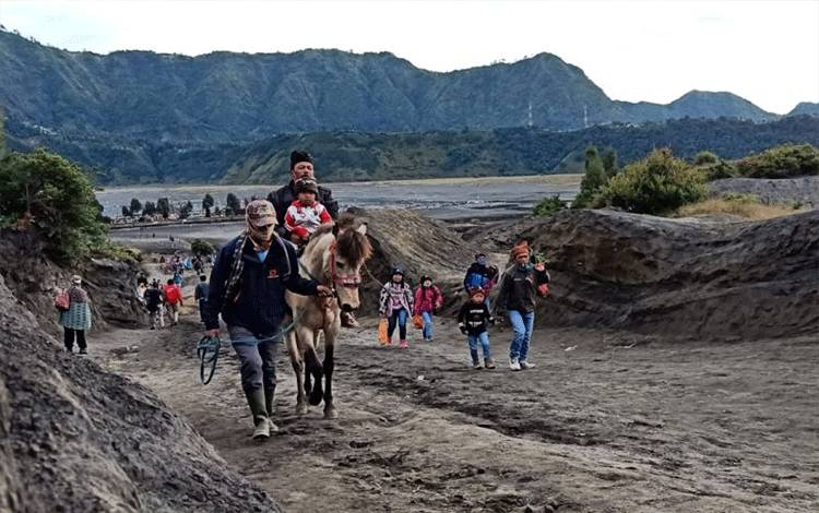 Akses Wisata Bromo Dibatasi Saat Puncak Ritual Wulan Kapitu Tengger