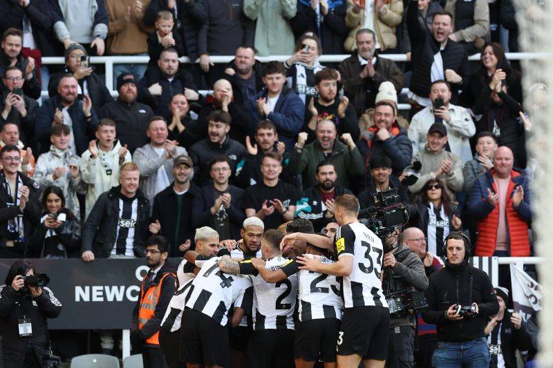 Newcastle Hancurkan Aston Villa, West Ham Tekuk Southampton