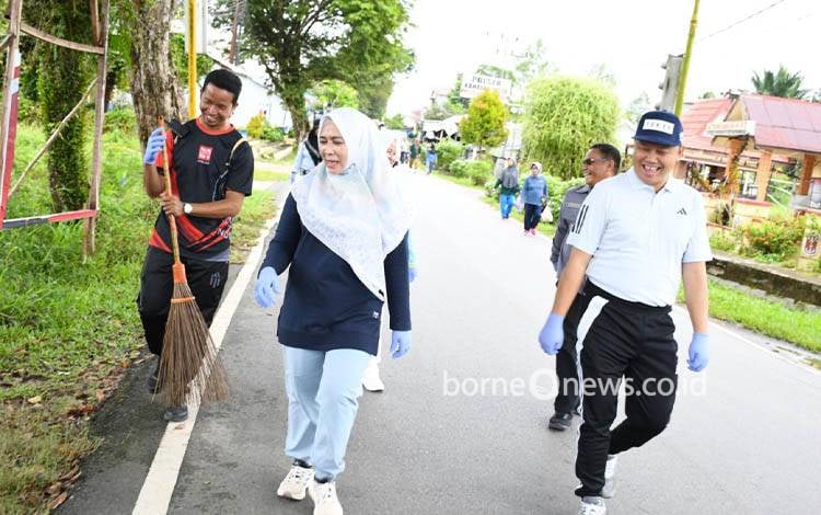 Kepala Dinas PUPR Pulang Pisau Imbau Warga Jaga Kebersihan Drainase