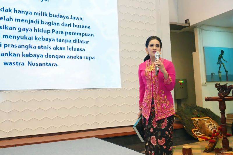 Kebaya Identitas Budaya Perempuan Indonesia