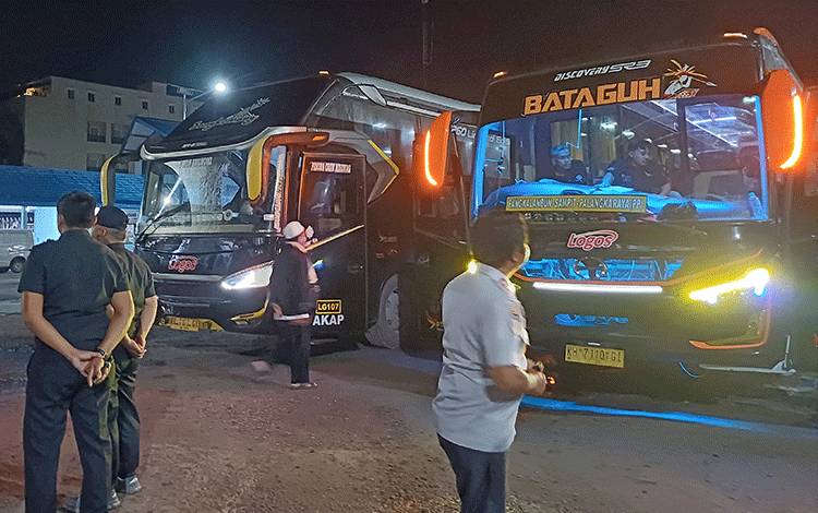 Puncak Arus Mudik Terminal Patih Rumbih Diprediksi H-1 Tahun Baru