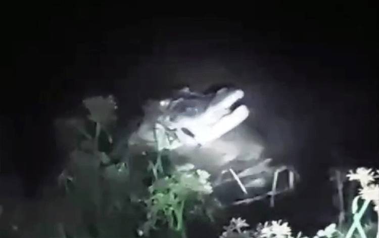 Buaya Besar Muncul, Diduga Memakan Bangkai Binatang di Desa Basirih Hulu Kotim