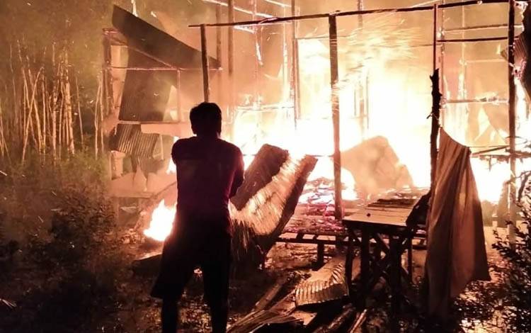 Kebakaran Kembali Hanguskan Rumah di Jalan Tampung Penyang Palangka Raya