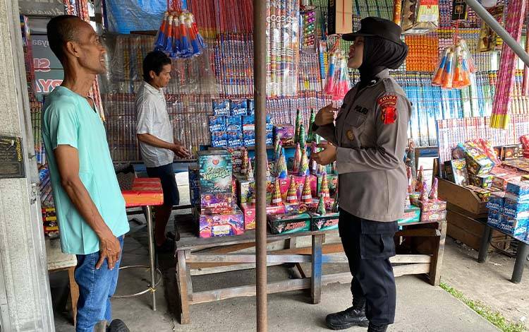 Polda Kalteng Imbau Pedagang Kembang Api Patuhi Keselamatan