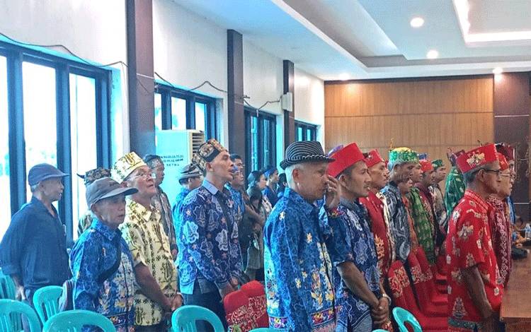 Pj Bupati Bartim Tegaskan Pentingnya Melestarikan Adat Dayak Maanyan