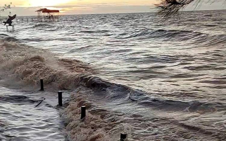 Waspada Banjir Rob, BPBD Kotim Keluarkan Peringatan Dini