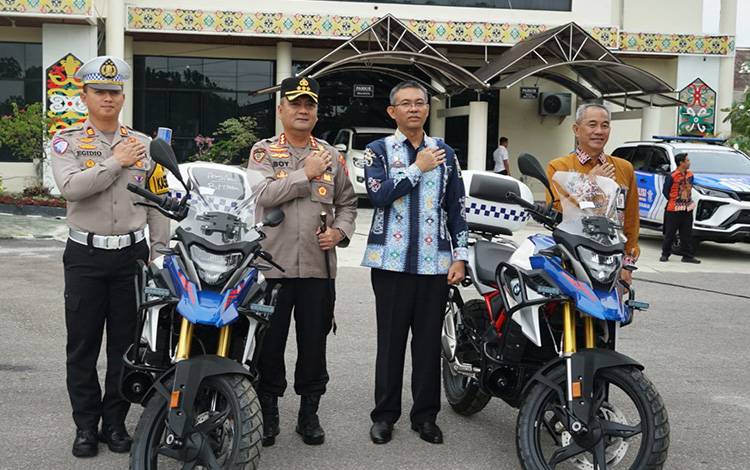 Dukung Kepolisian, Pemko Palangka Raya Serahkan 2 Unit Motor Operasional