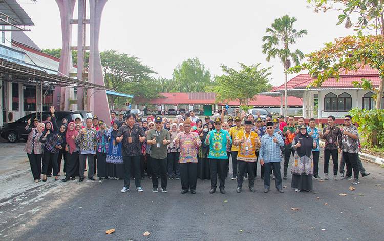 Pj Sekda Seruyan Pimpin Apel Perdana Tahun 2025, Dorong Semangat Baru dan Inovasi