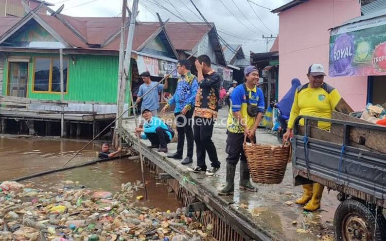 DLH Palangka Raya Perangi Sampah di Puntun