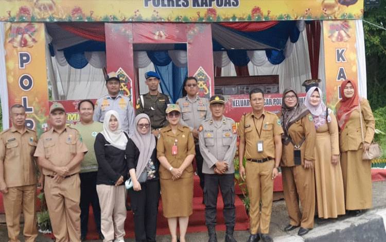 Kadinkes Kapuas Apresiasi Kinerja Petugas Pos Pengamanan Nataru