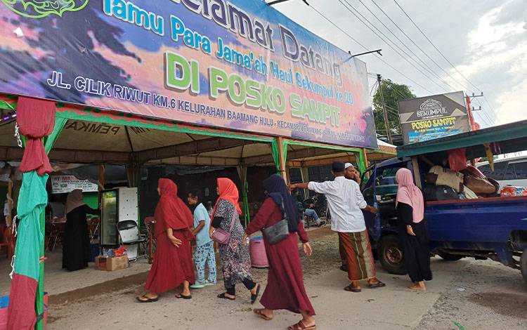 Ribuan Jemaah Haul Abah Guru Sekumpul Singgah di Posko Sampit Setiap Hari