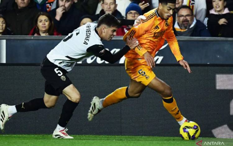 Real Madrid Bawa Pulang Kemenangan 2-1 dari Valencia