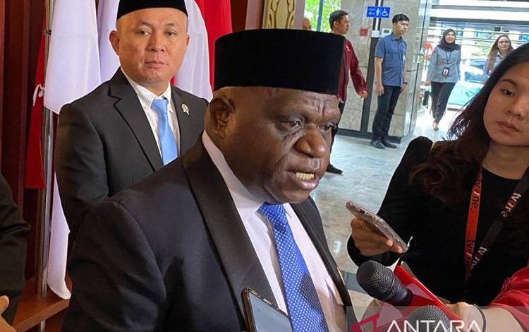 Menteri HAM Minta Izin Penggunaan Senjata Dievaluasi Total