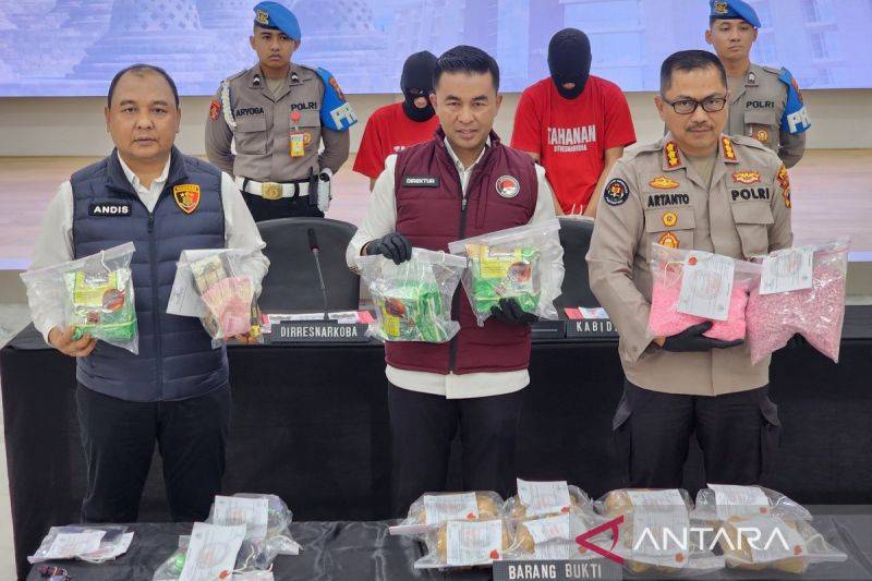 Polda Jateng Gagalkan Pengiriman 13,92 Kg Sabu dari Kalimantan Tujuan Surabaya