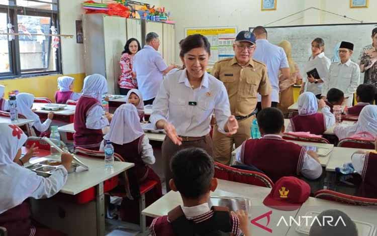Menkomdigi: UMKM Dilibatkan dalam Penyiapan Makan Bergizi Gratis