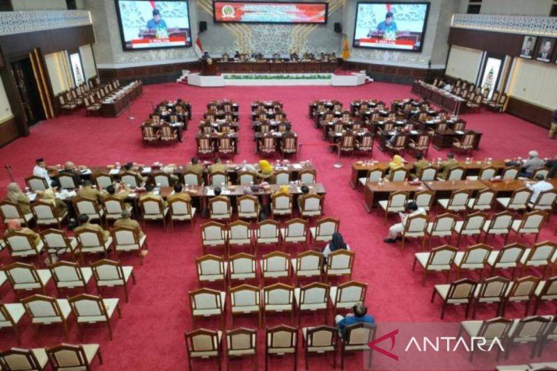 Suasana Rapat Paripurna Ke - 9 Masa Sidang I tahun 2024, di ruang rapat DPRD Kalimantan Tengah, Senin, (6/1/2025). ANTARA/Dokumentasi pribadi