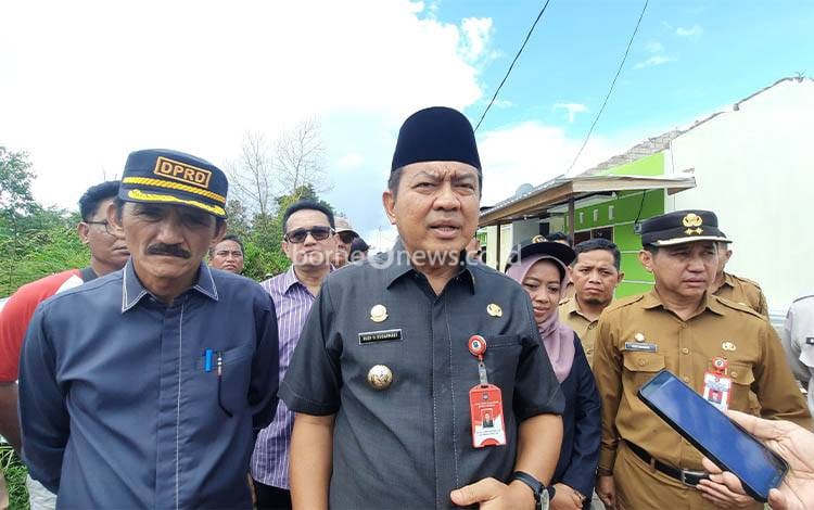 Puluhan Rumah Rusak Akibat Angin Kencang, Pemkab Kobar Akan Berikan Bantuan Perbaikan