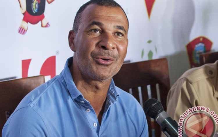 Ruud Gullit Bantah Rumor Van Gaal Bakal Jadi Dirtek Timnas Indonesia