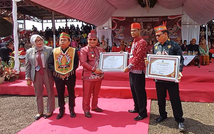 Empat Desa di Kotim Terima Penghargaan Berkat Wujudkan Desa ODF