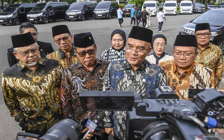 DPR Minta Menag Lobi Arab Saudi soal Wacana Peserta Haji 90 Tahun