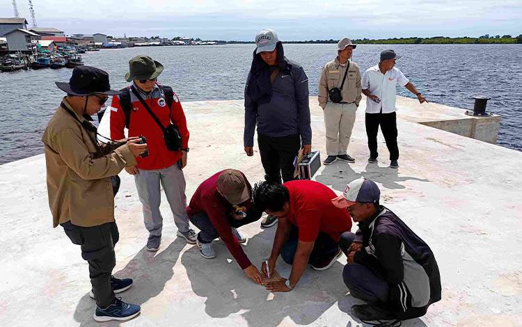 Pemprov Kalteng Cek Pembangunan Dermaga Pelabuhan Perikanan Kuala Jelai