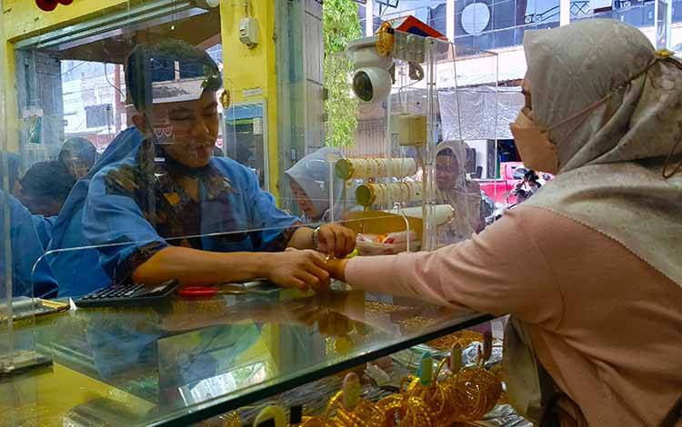 Harga Meroket, Emas 99 Kian Diminati di Sampit