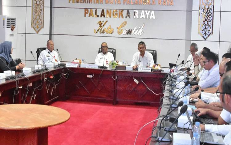 Pemko Palangka Raya Bahas Penataan Reklame dan Jaringan Kabel