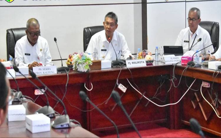 Pj Wali Kota Palangka Raya Tekankan Pentingnya Penataan Infrastruktur Telekomunikasi