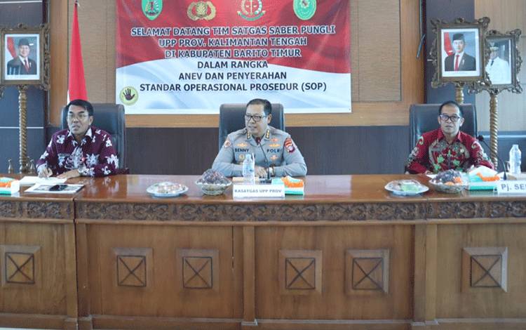 Ketua Tim Saber Pungli Kalteng Pimpin Rapat Anev di Barito Timur