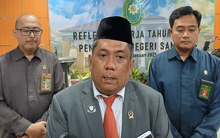 Kepala Pengadilan Negeri (PN) Sampit, Benny Octavianus, Kamis, 9 Januari 2025. (FOTO: DEWIP)