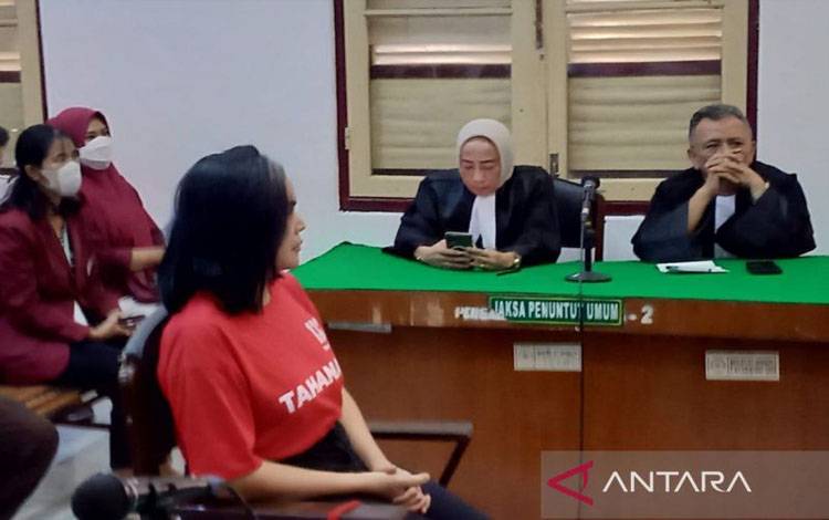 Hakim Tolak Eksepsi Ratu Entok Terdakwa Penodaan Agama