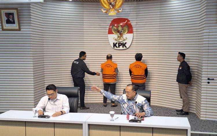 KPK Tahan Tiga Tersangka Kasus Pengadaan Server Fiktif PT SSC