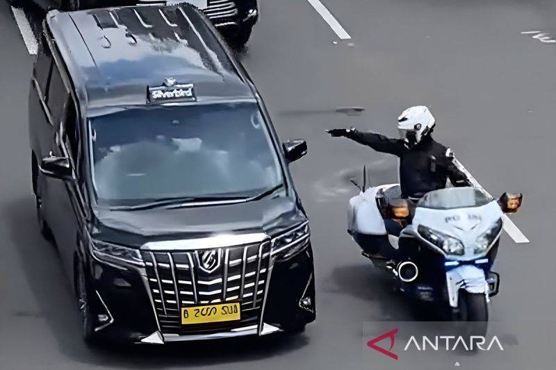 Raffi Ahmad Klarifikasi Mobil RI 36 Kendaraan Dinas Miliknya