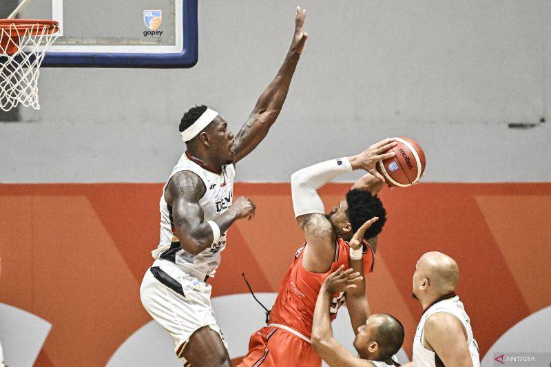 Tiga Tim Kalah di Kandang pada Hari Pertama IBL 2025