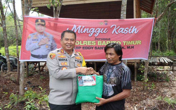 Kapolres Barito Timur Gelar Bakti Sosial Minggu Kasih di Danau Dayu