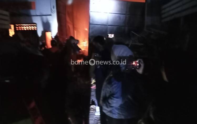 Wabup Kotim Tinjau Kebakaran Gudang Toko Hokky Sampit